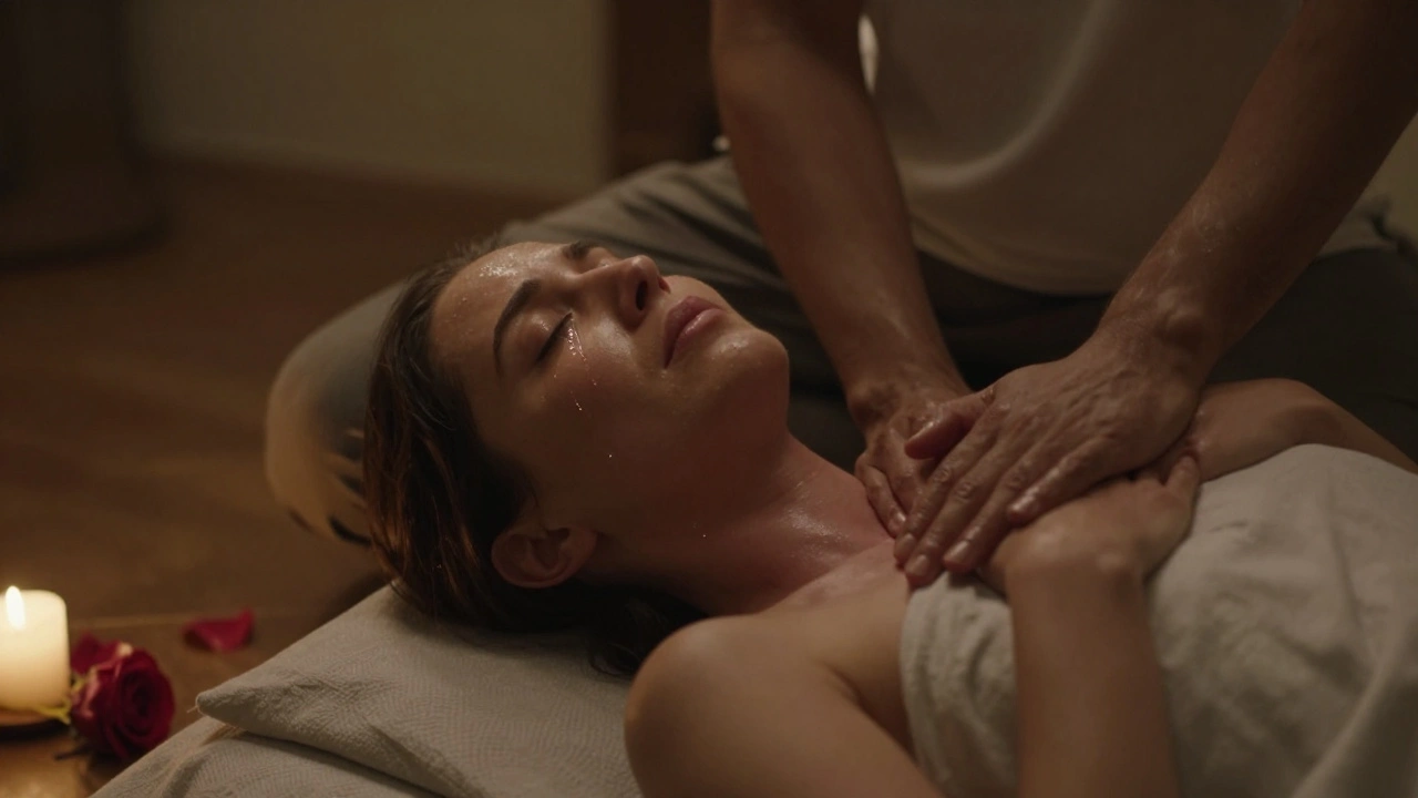 Klient s očima zavřenýma a slzami na tváři, klidně ležící během tantrické relace.